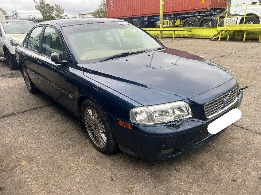 2004 VOLVO S80