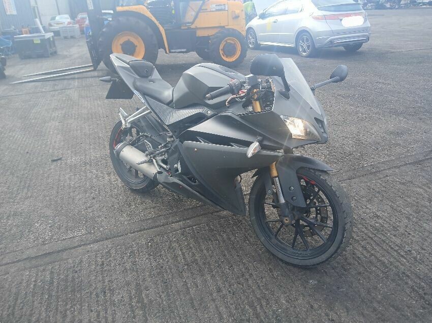 2016 YAMAHA YZF