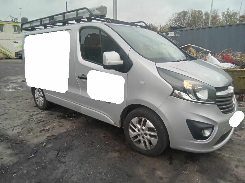 2015 VAUXHALL VIVARO