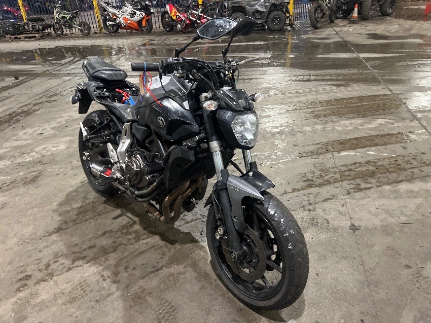 2015 YAMAHA MT