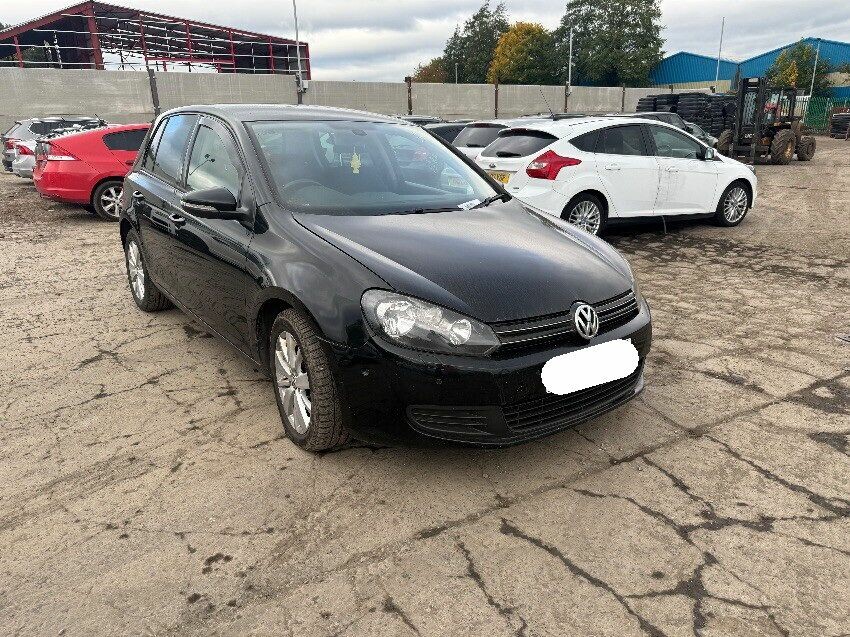 2011 VOLKSWAGEN GOLF