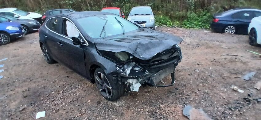 2014 VOLVO V40