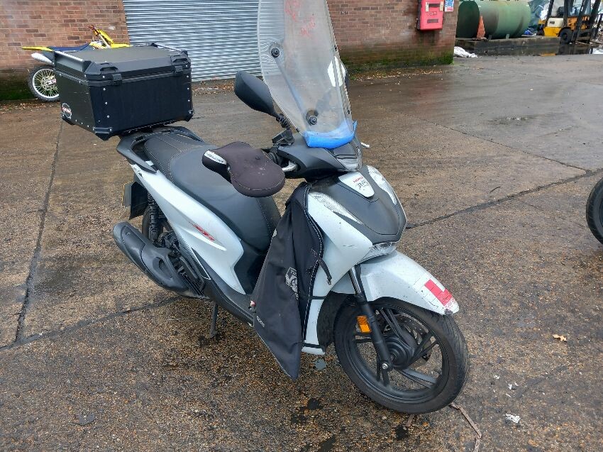 2024 HONDA SH125A + SMART TOP BOX