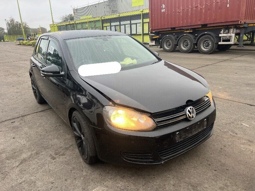 2011 VOLKSWAGEN GOLF