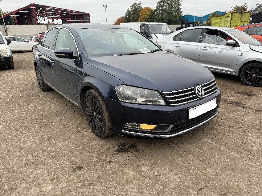 2013 VOLKSWAGEN PASSAT