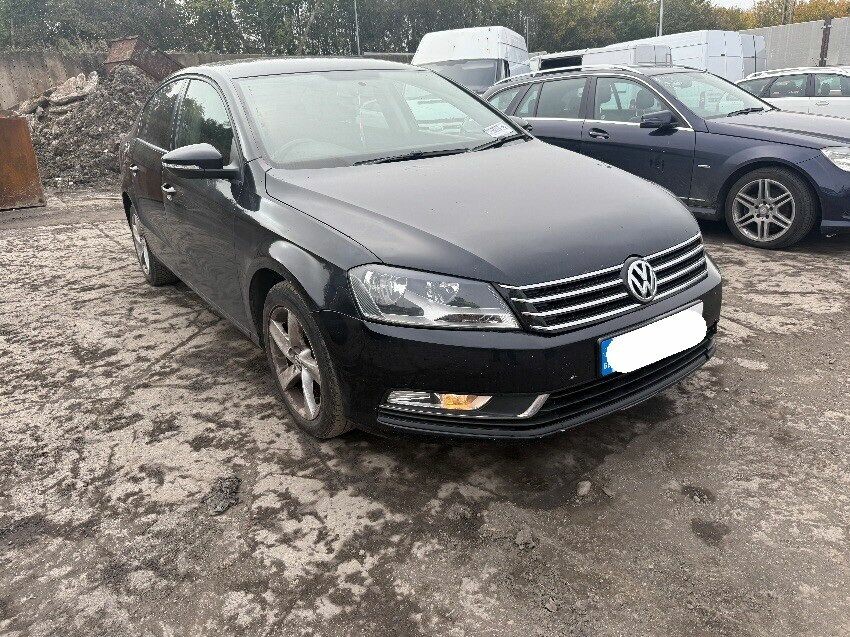 2011 VOLKSWAGEN PASSAT