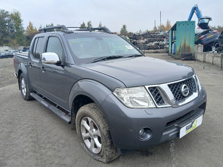 2010 NISSAN NAVARA