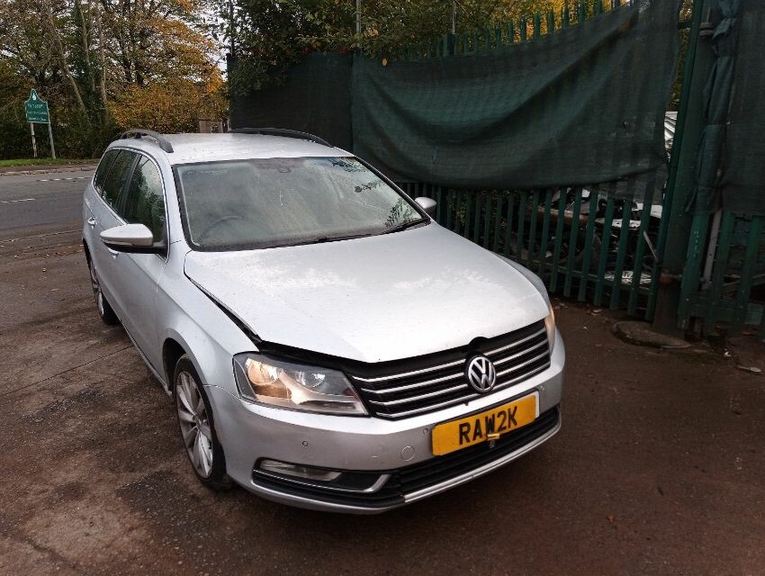 2013 VOLKSWAGEN PASSAT