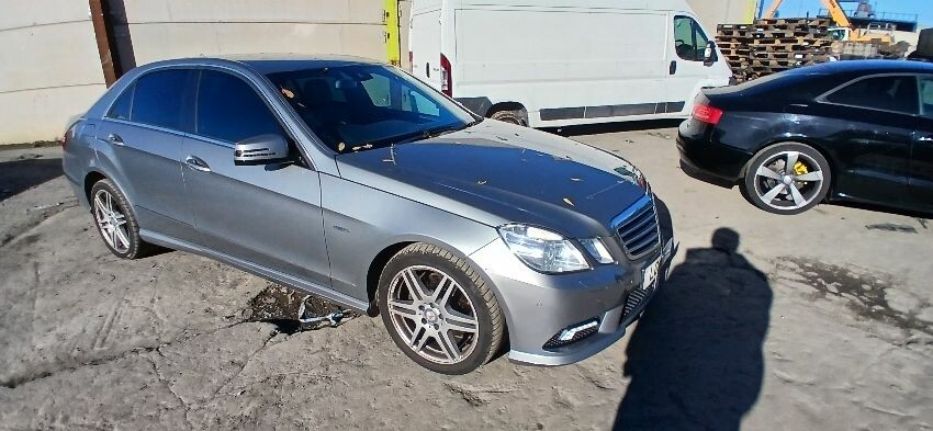 2011 MERCEDES E-CLASS