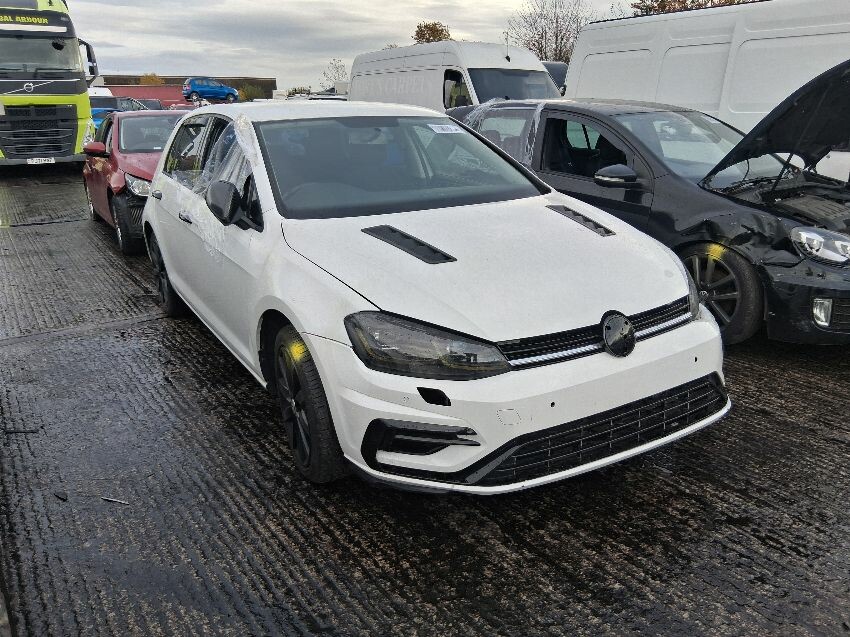 2013 VOLKSWAGEN GOLF