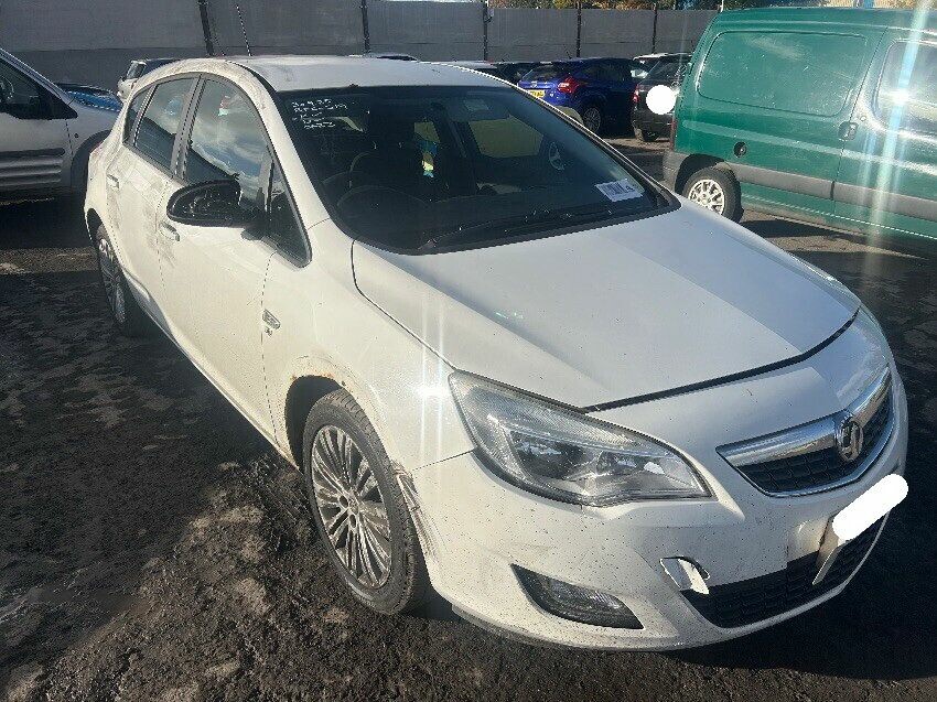 2011 VAUXHALL ASTRA