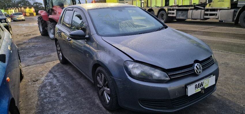 2011 VOLKSWAGEN GOLF