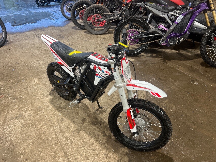  STOMP E-SX01 PIT BIKE