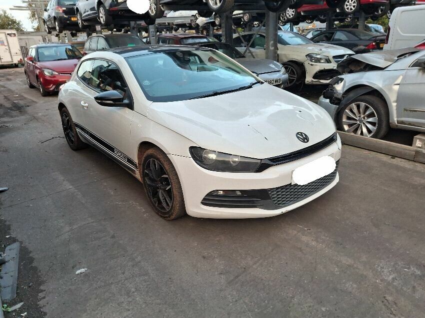 2011 VOLKSWAGEN SCIROCCO