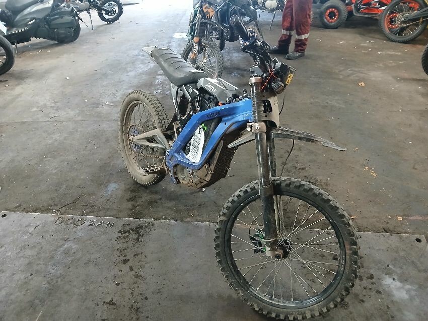 2022 SUR-RON LIGHT BEE