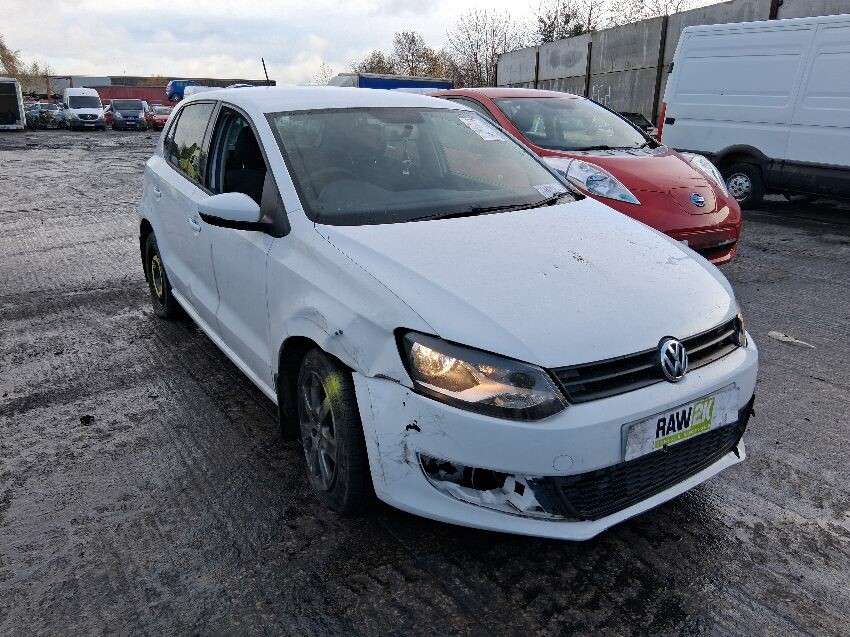 2011 VOLKSWAGEN POLO