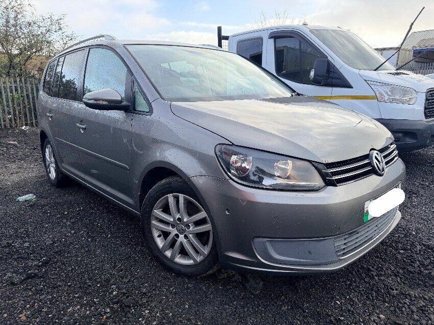 2011 VOLKSWAGEN TOURAN