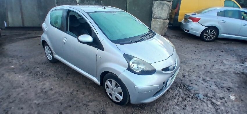 2011 TOYOTA AYGO
