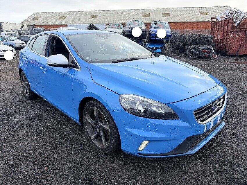 2014 VOLVO V40