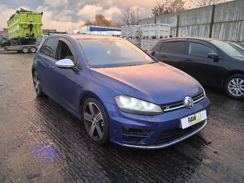 2015 VOLKSWAGEN GOLF