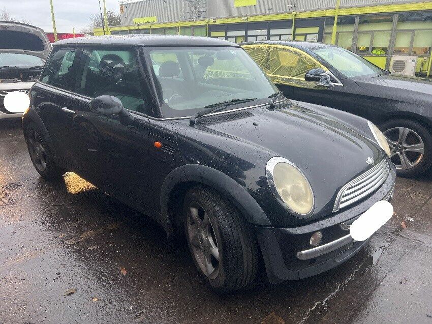 2003 MINI HATCH