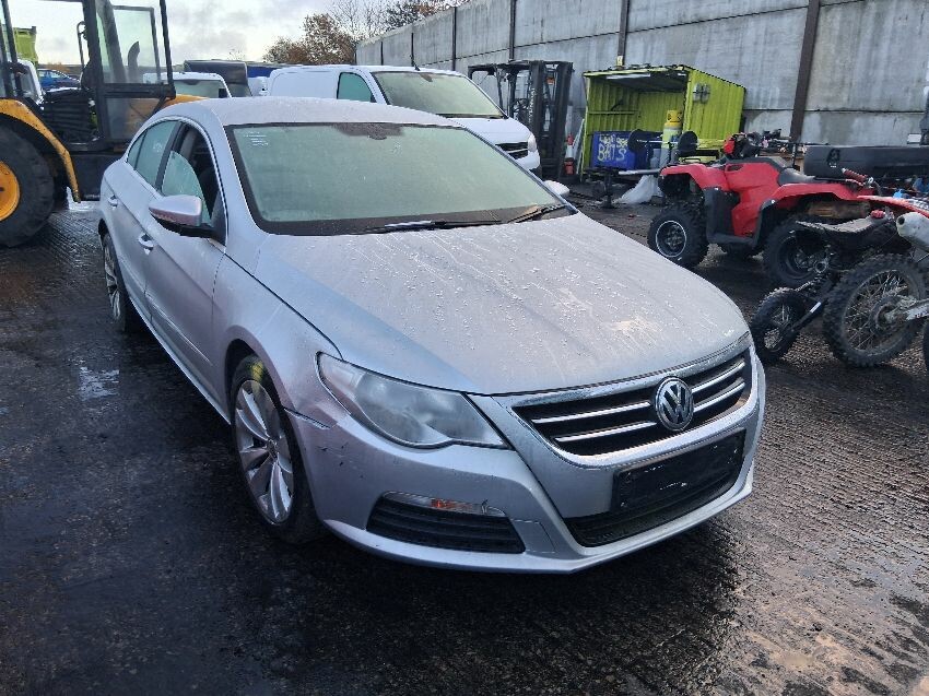 2012 VOLKSWAGEN PASSAT