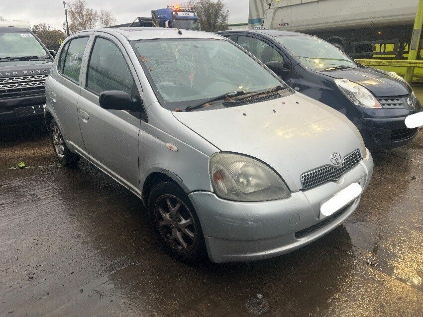 2001 TOYOTA YARIS