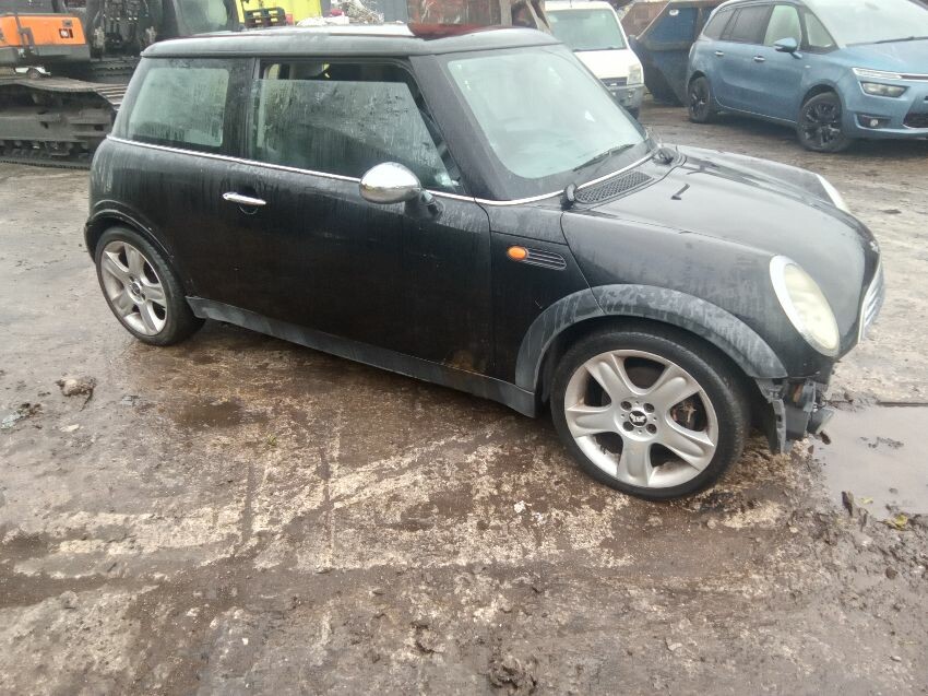 2003 MINI HATCH