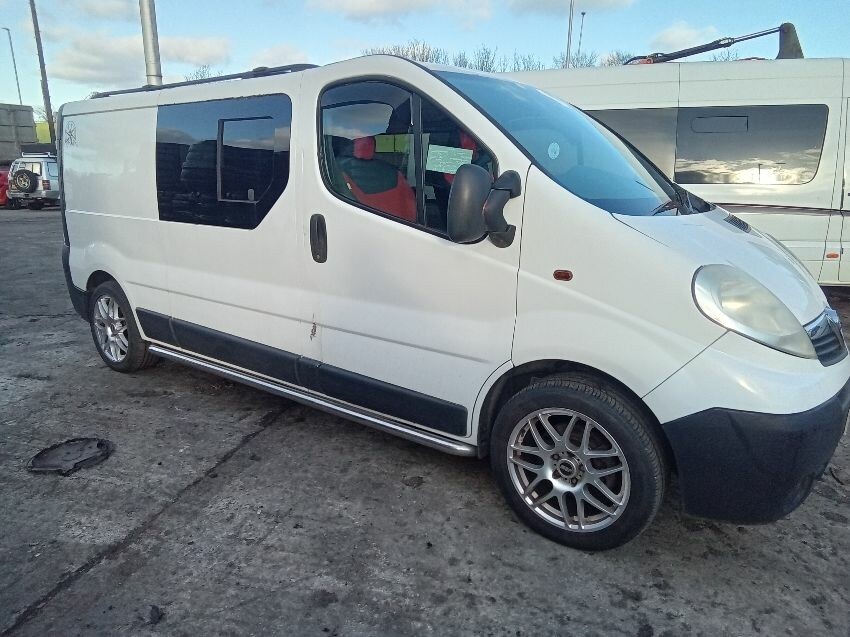 2011 VAUXHALL VIVARO