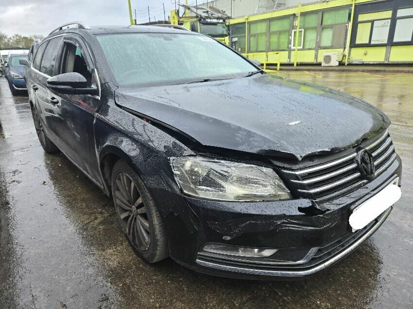 2013 VOLKSWAGEN PASSAT