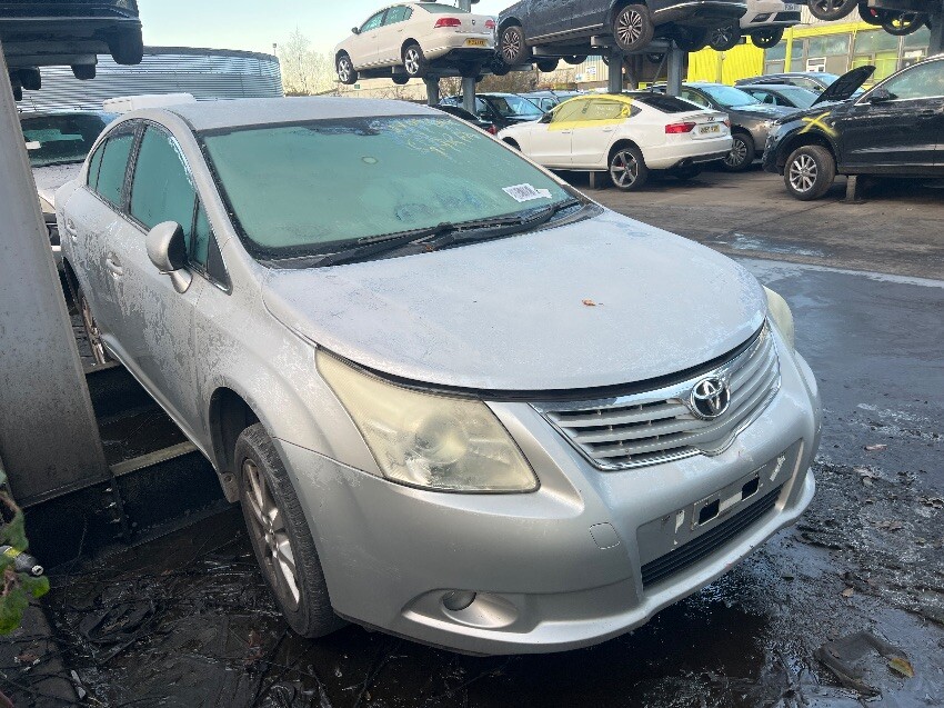 2009 TOYOTA AVENSIS
