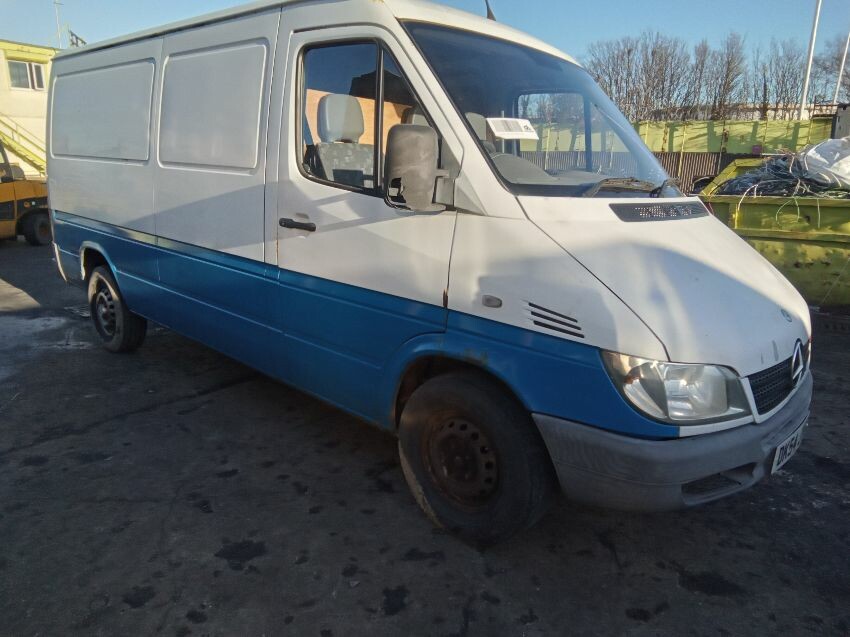 2004 MERCEDES SPRINTER