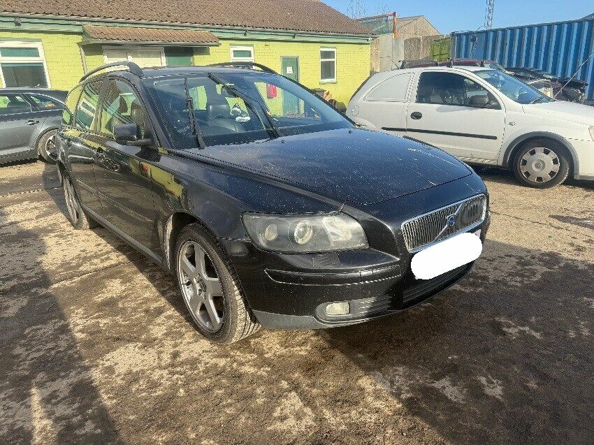 2005 VOLVO V50