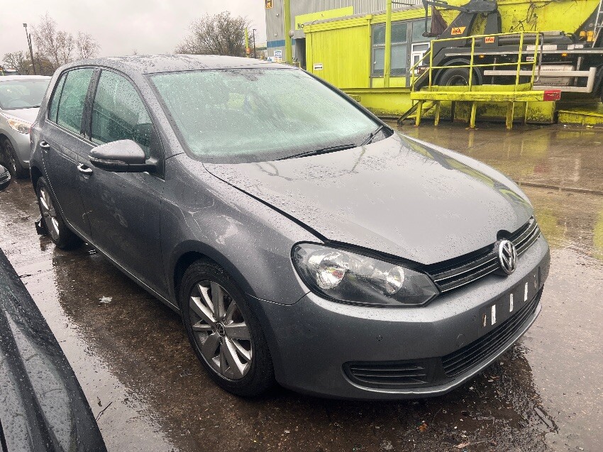 2011 VOLKSWAGEN GOLF
