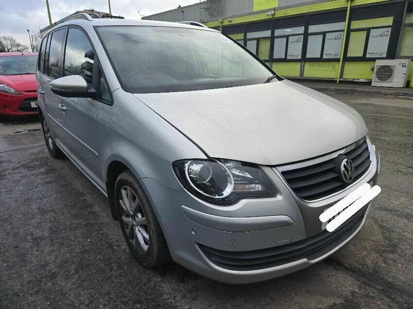 2009 VOLKSWAGEN TOURAN