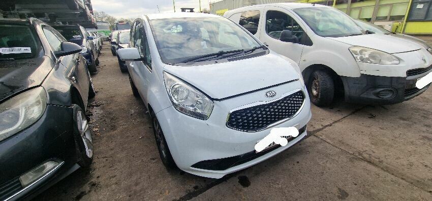 2015 KIA VENGA