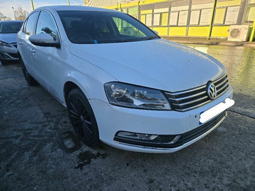 2014 VOLKSWAGEN PASSAT