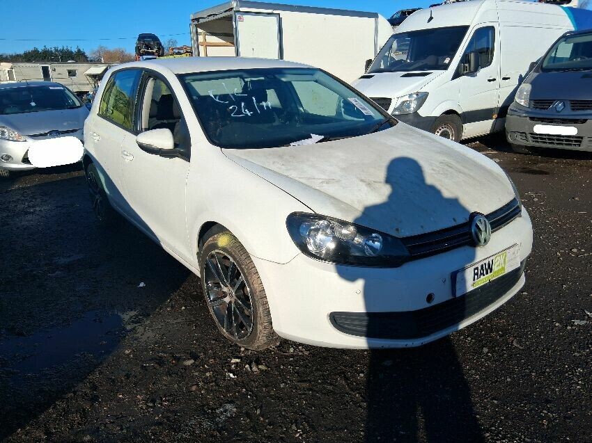 2011 VOLKSWAGEN GOLF