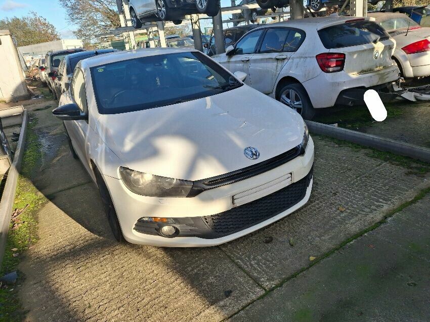 2011 VOLKSWAGEN SCIROCCO