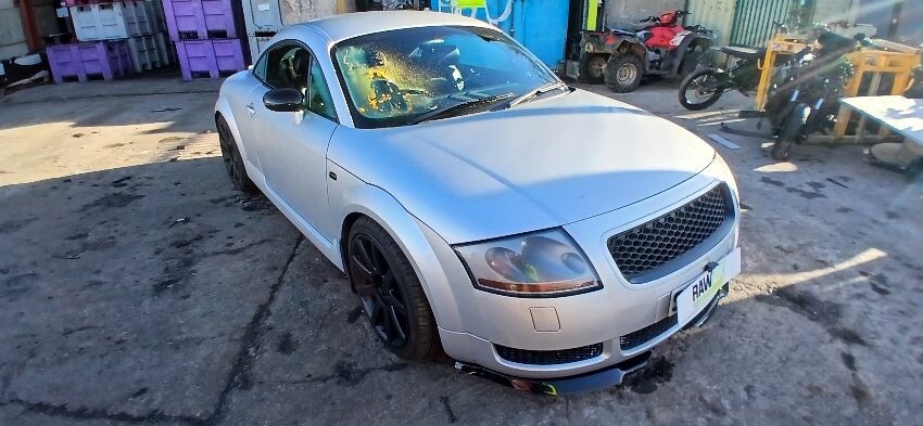 2002 AUDI TT