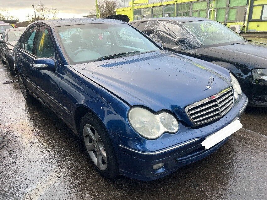 2005 MERCEDES C-CLASS