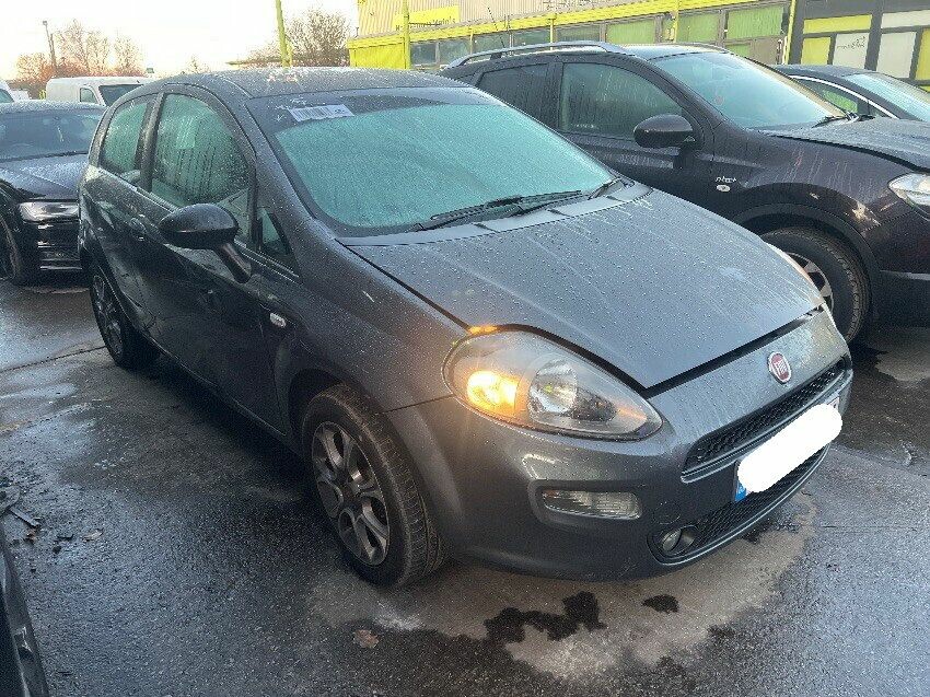 2015 FIAT PUNTO