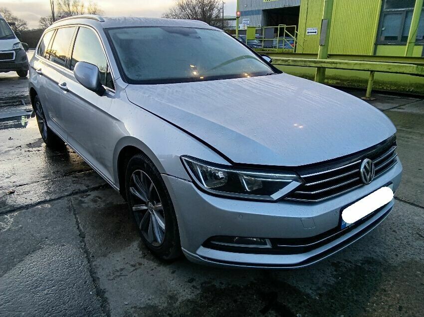 2016 VOLKSWAGEN PASSAT