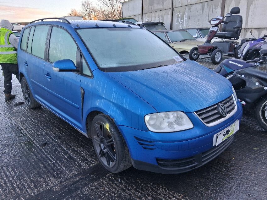 2005 VOLKSWAGEN TOURAN