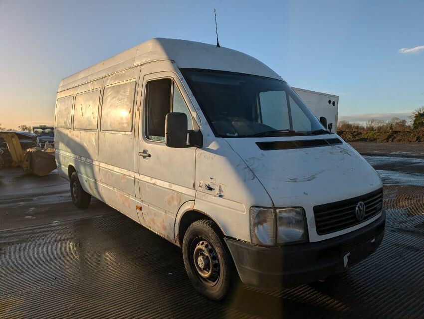 2005 VOLKSWAGEN LT