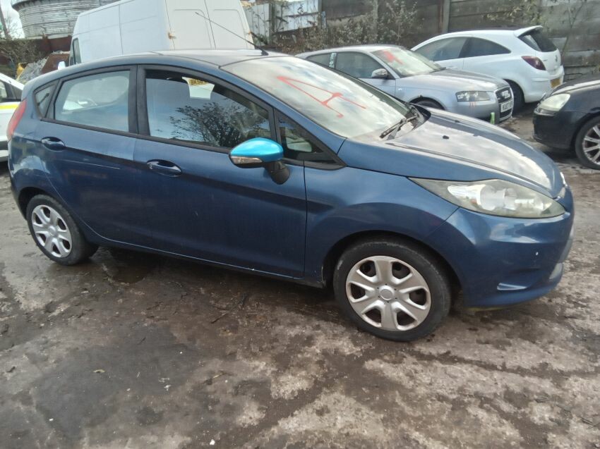 2010 FORD FIESTA