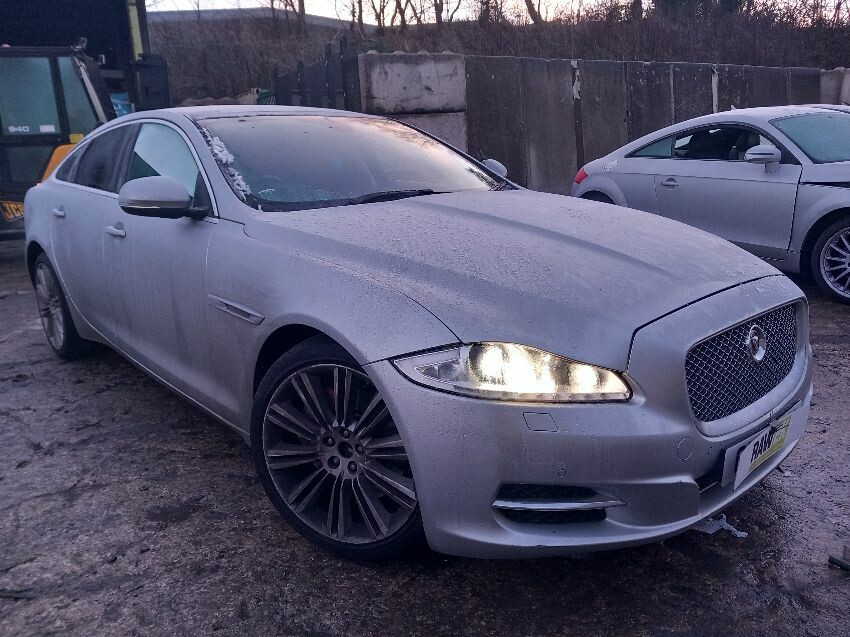 2015 JAGUAR XJ