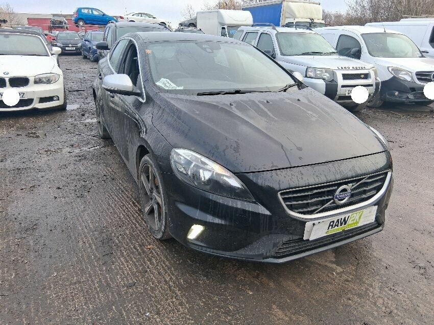 2016 VOLVO V40