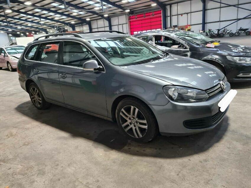 2011 VOLKSWAGEN GOLF