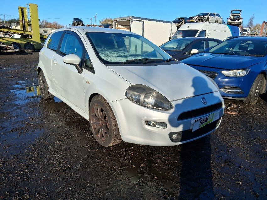 2012 FIAT PUNTO